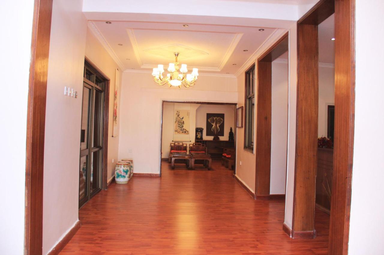 Fang Fang Hotel คัมพาลา ภายนอก รูปภาพ